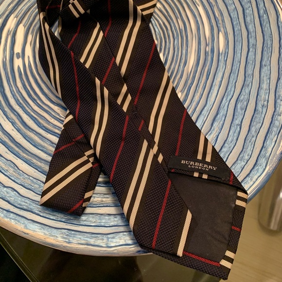 Burberry Tie - Picture 3 of 3